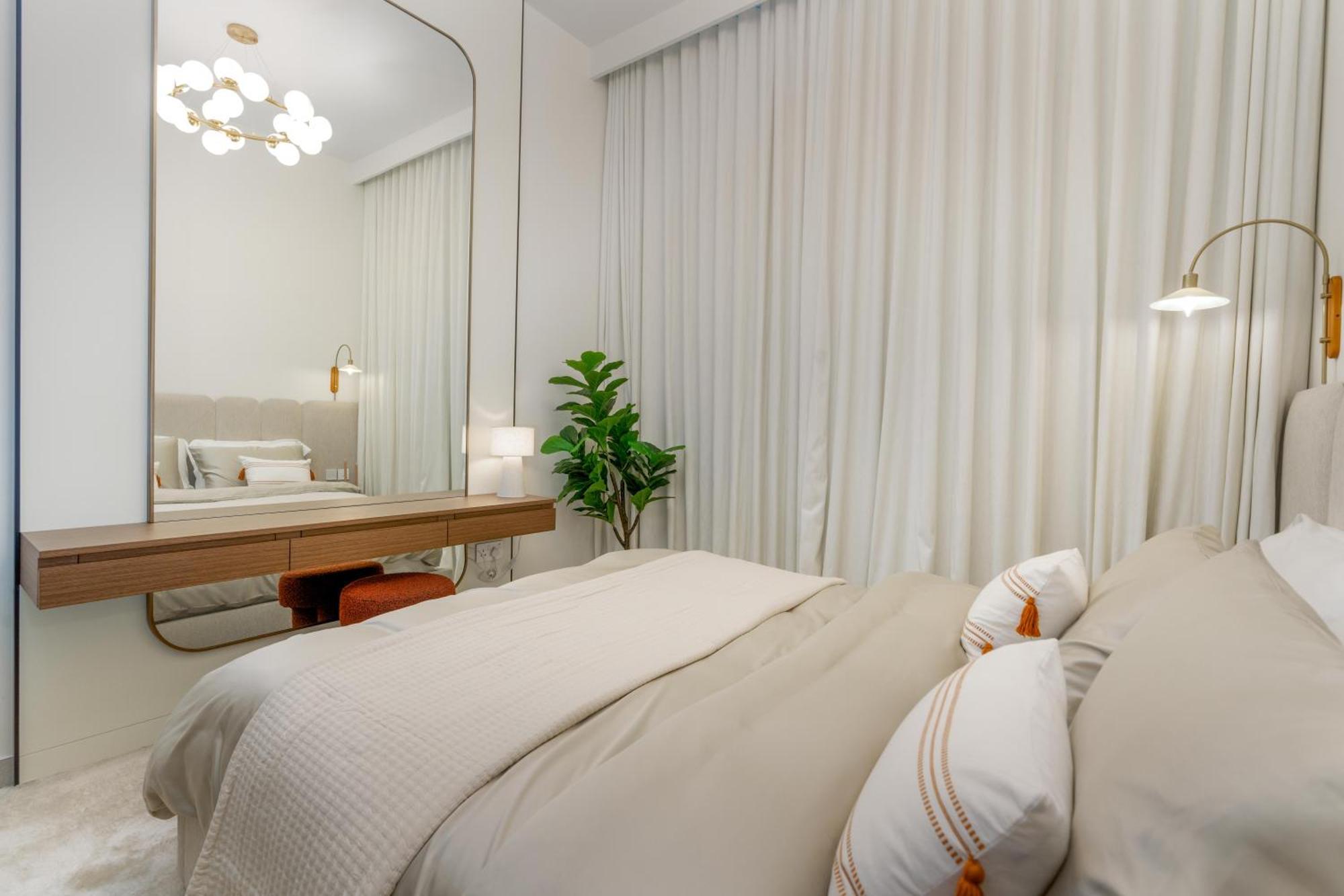 313 Downtown Luxury Living At It's Finest