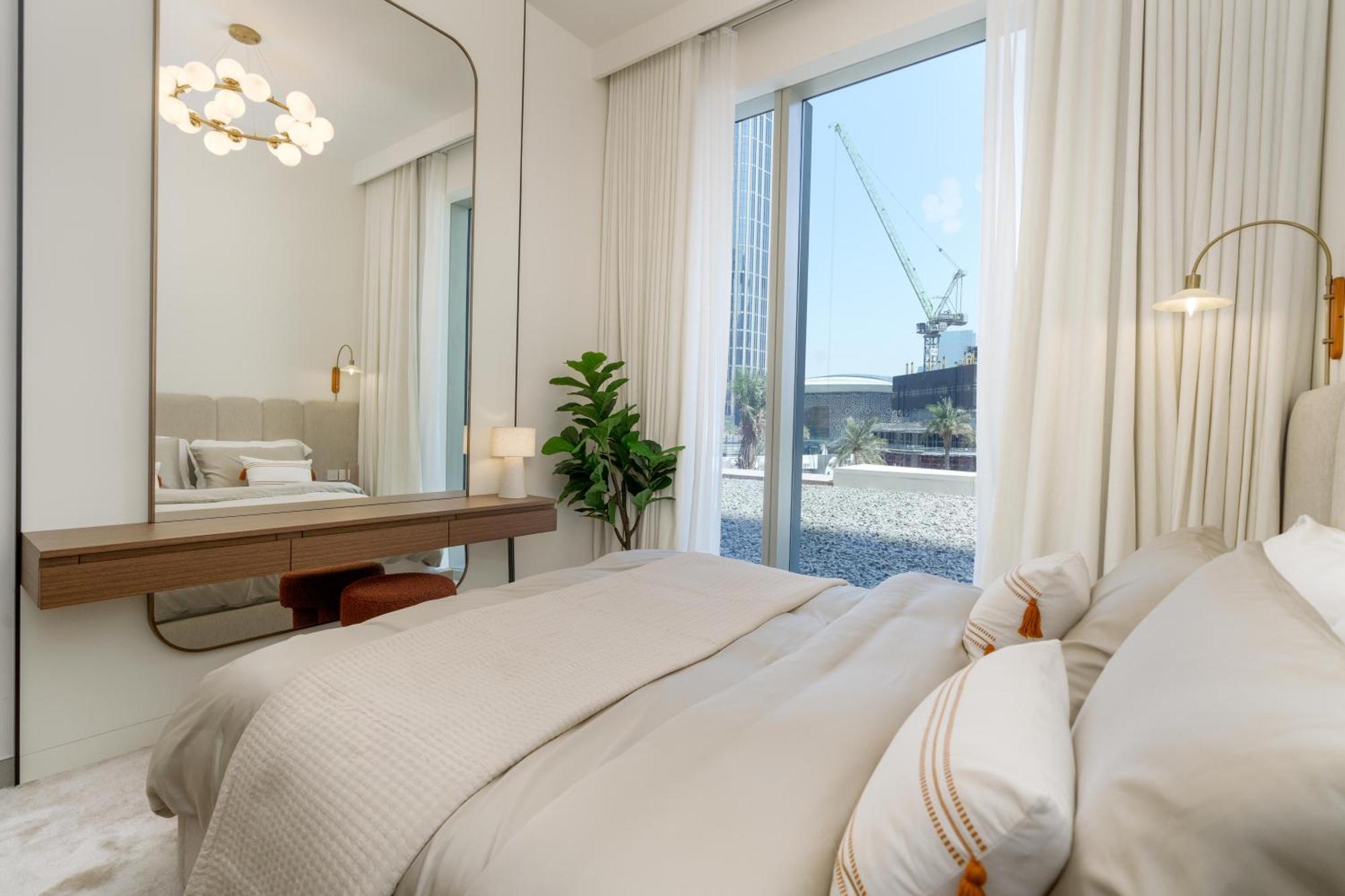 313 Downtown Luxury Living At It's Finest *